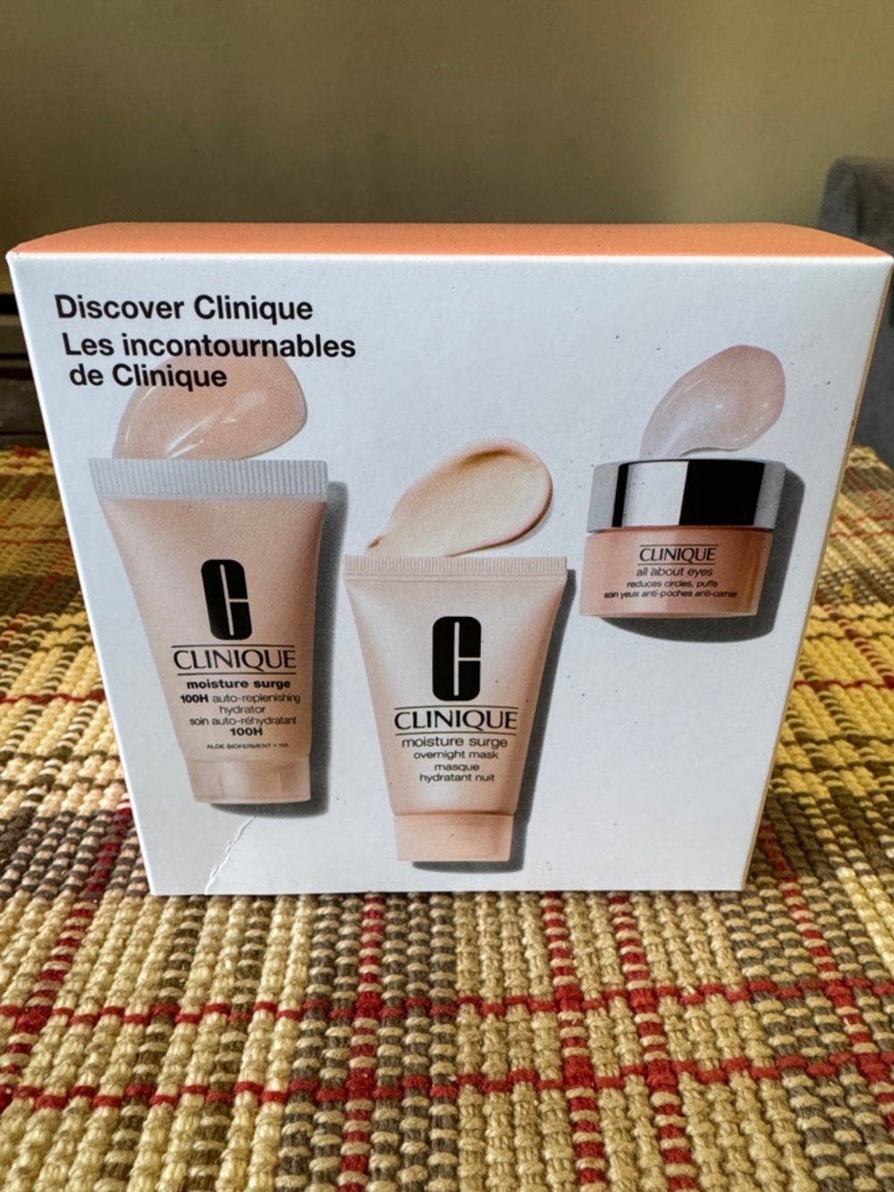 Clinique Moisture Surge Set - Peach Pink Packaging